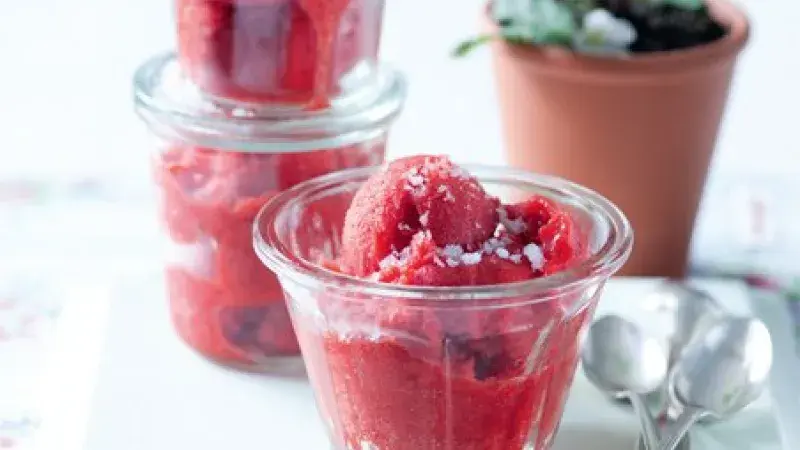 Jahodový sorbet se sektem