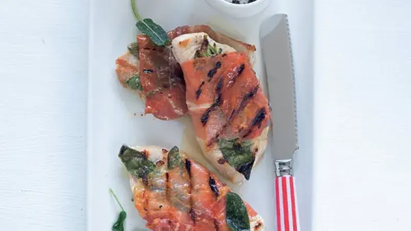 Vepřové se sušenou šunkou a šalvějí