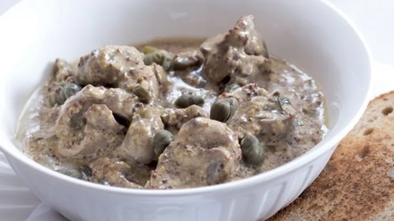 Telecí ledvinky s omáčkou z hrubozrnné hořčice