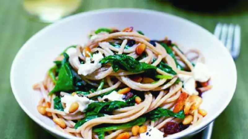 Těstoviny se špenátem a ricottou