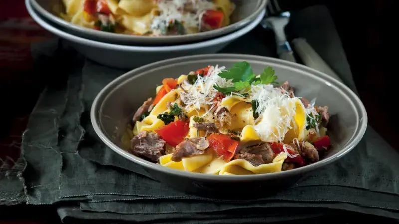 Dušená kachna s nudlemi