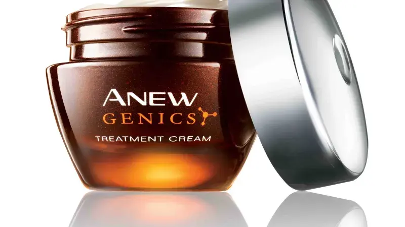 Soutěžte o omlazující sérum a krém Anew Genics