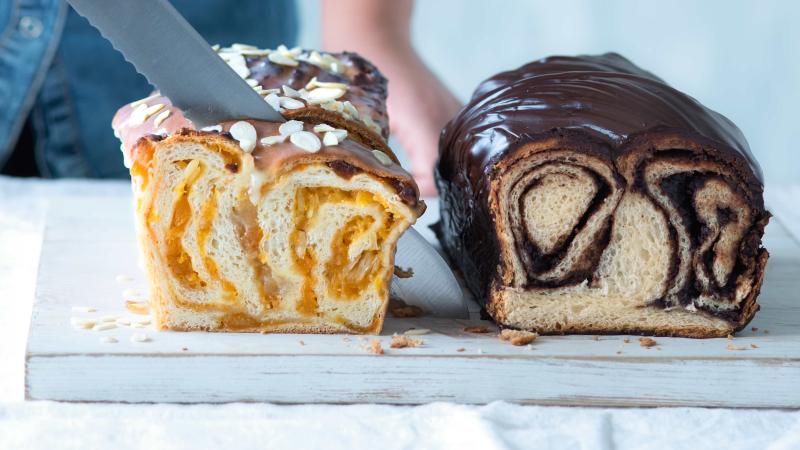 Meruňkovo-marcipánová babka