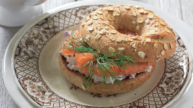 Bagel s lososem