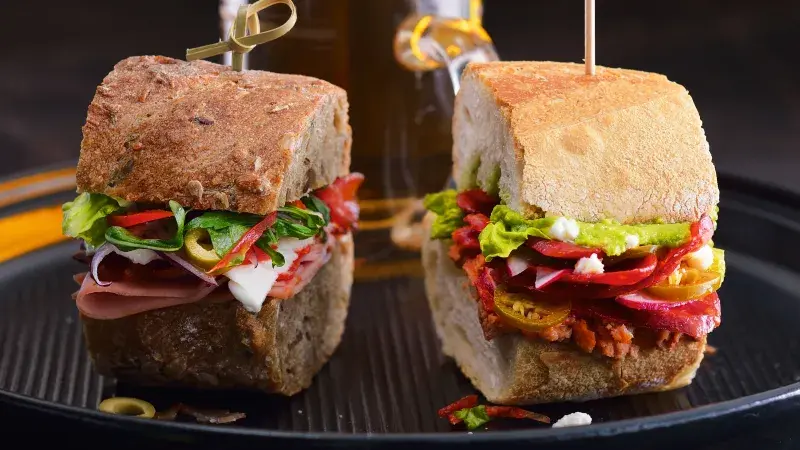 Bageta s chorizem & guacamole