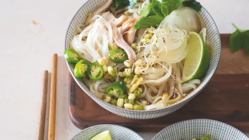 Bleskové kuřecí pho