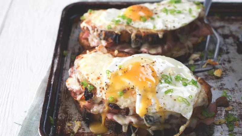 Bleskový sendvič croque madame