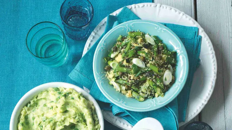 Kuskusový salát s chřestem