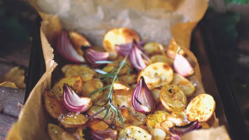 Rozmarýnové brambory na plechu