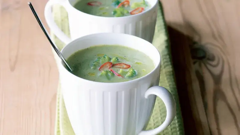 Brokolicová polévka s nivou