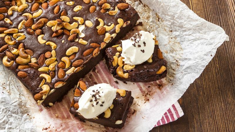 Jak vylepšit brownies? Přidejte ořechy, čerstvé ovoce, sýr nebo sůl