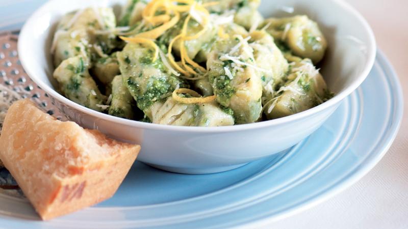 Bylinkové gnocchi s bazalkovým olejem
