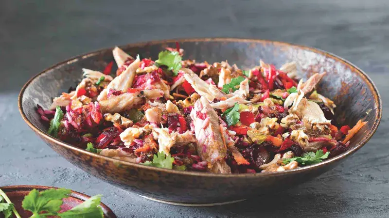 Červenořepný salát s uzenou rybou