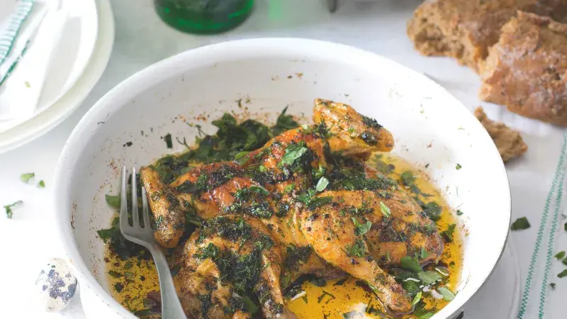 Česnekové kuřátko na pánvi