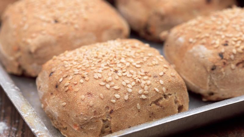 Chlebové kostky s chilli papričkami a parmazánem