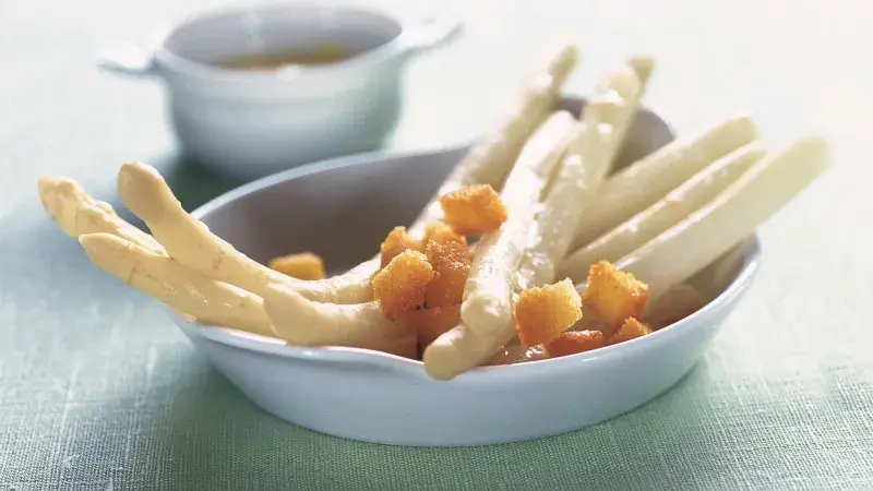 Jednoduchý bílý chřest