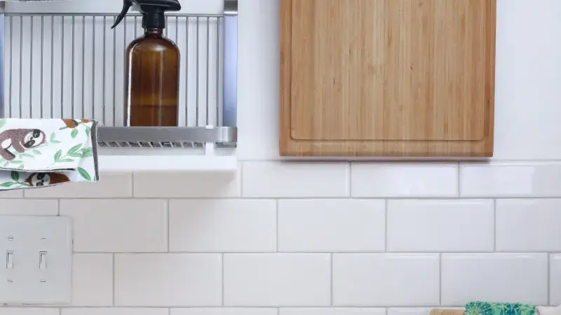 5 + 1 surovina ze spíže, se kterými vyčistíte svůj domov