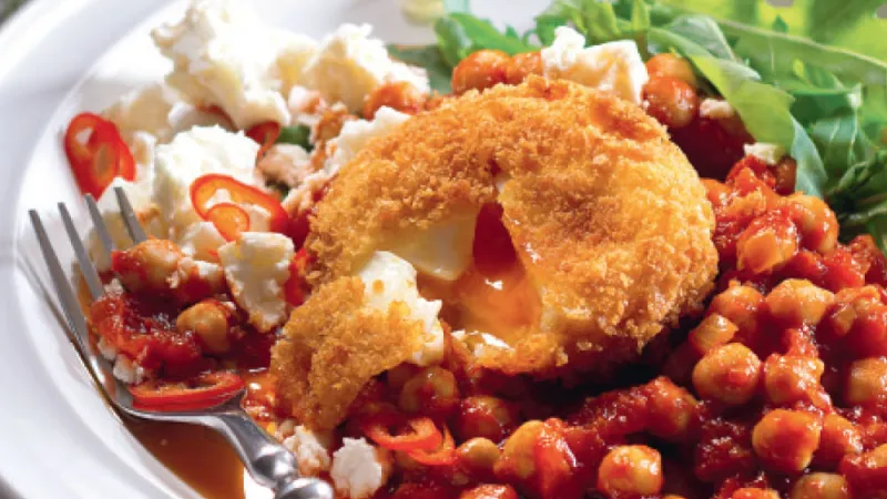 Cizrna v rajčatové omáčce s vejci v trojobalu