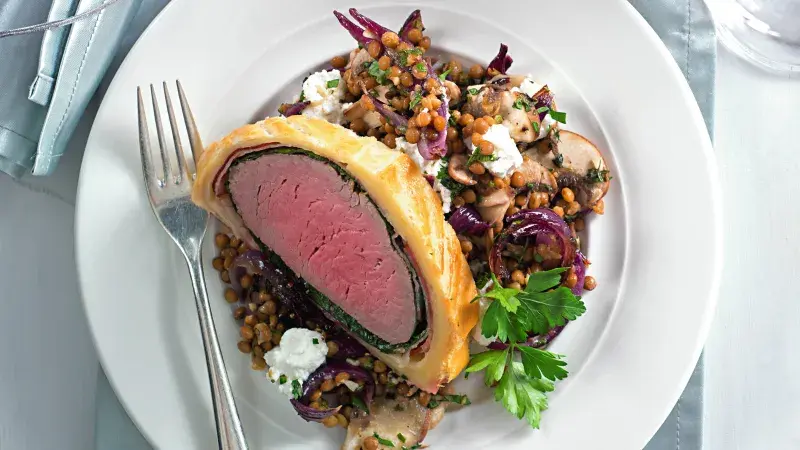 Čočkový salát s pečenou cibulí a ricottou