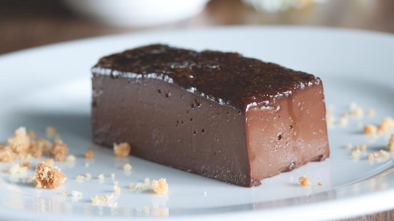 Čokoládové crème brûlée s heřmánkovou zmrzlinou