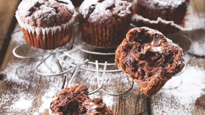 Čokoládové muffiny s banánem a kokosem