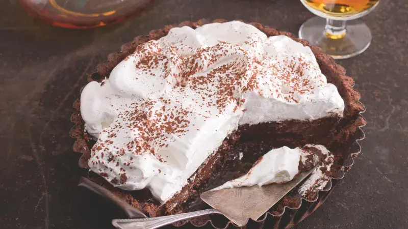 Čokoládový koláč s pusinkovou čepicí