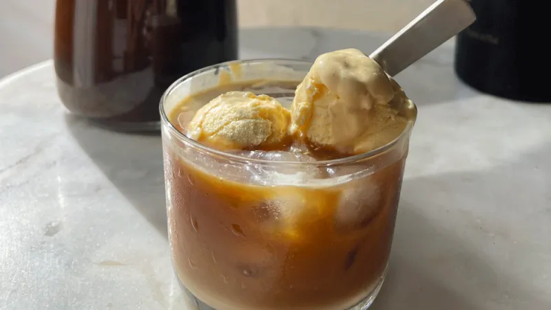 Affogato latte s Baileys