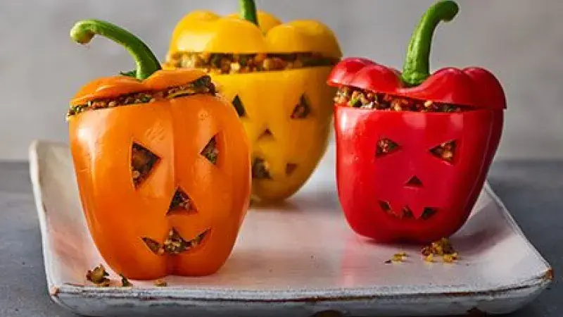 Zdravé halloweenské plněné papriky
