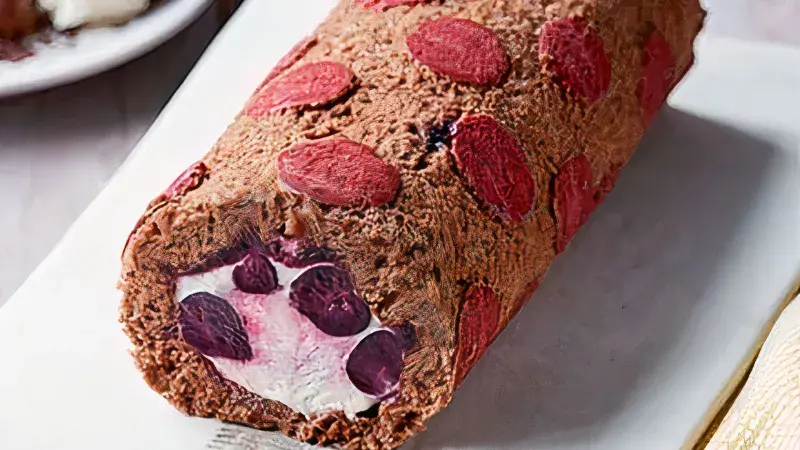 Schwarzwaldská zmrzlinová roláda