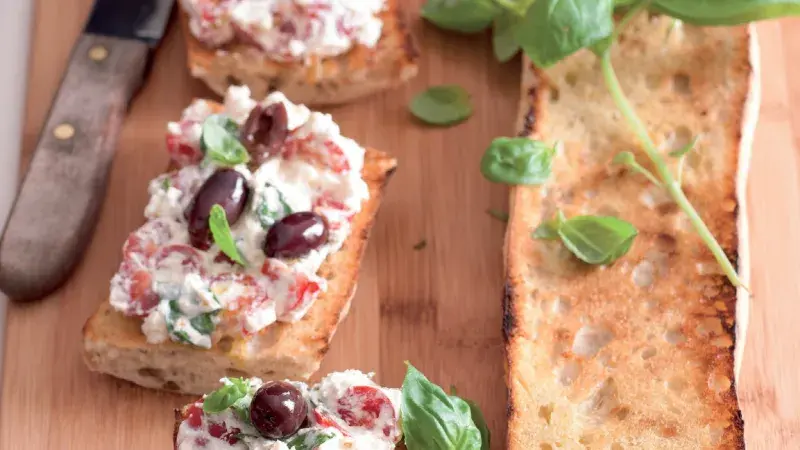 Crostini s dipem z fety