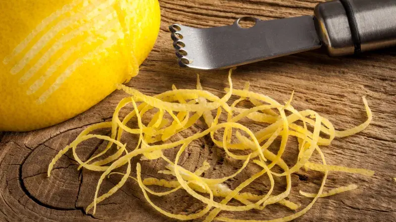 Jak nejlépe oškrábat citrusovou kůru? Použijte zester