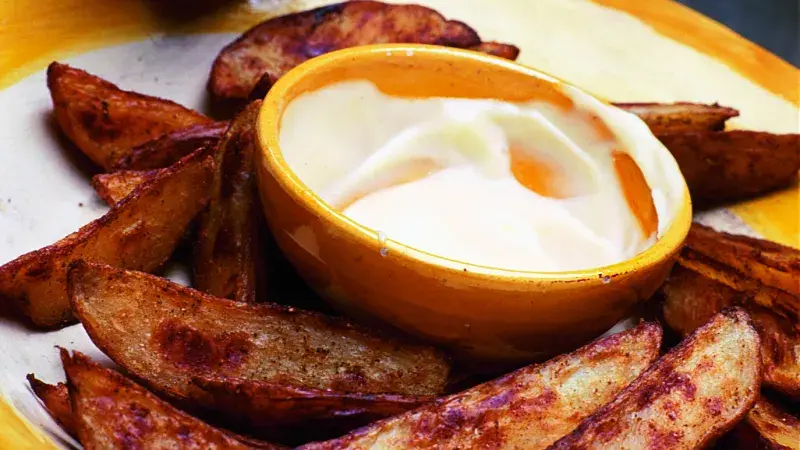 Kořeněné křupavé brambory