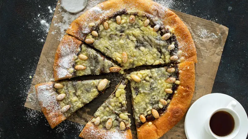 Dvojctihodný koláč s tvarohovou náplní