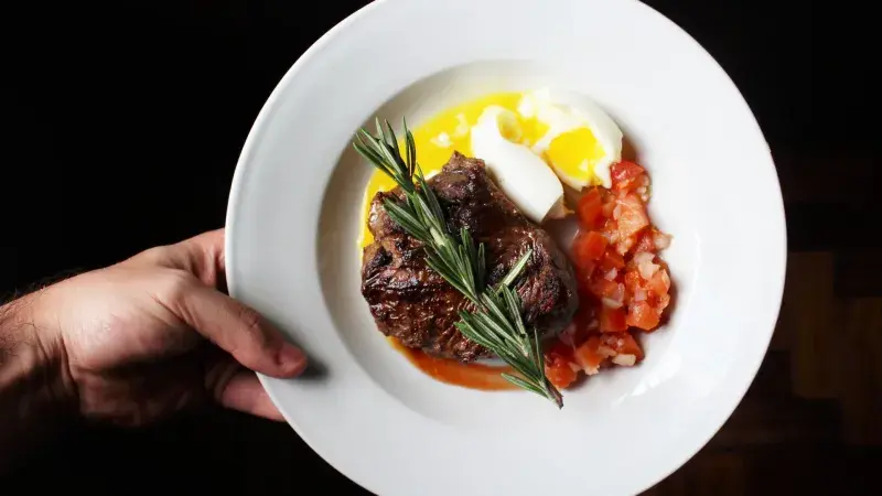 V Lyonu soutěží o zlato první český šéfkuchař