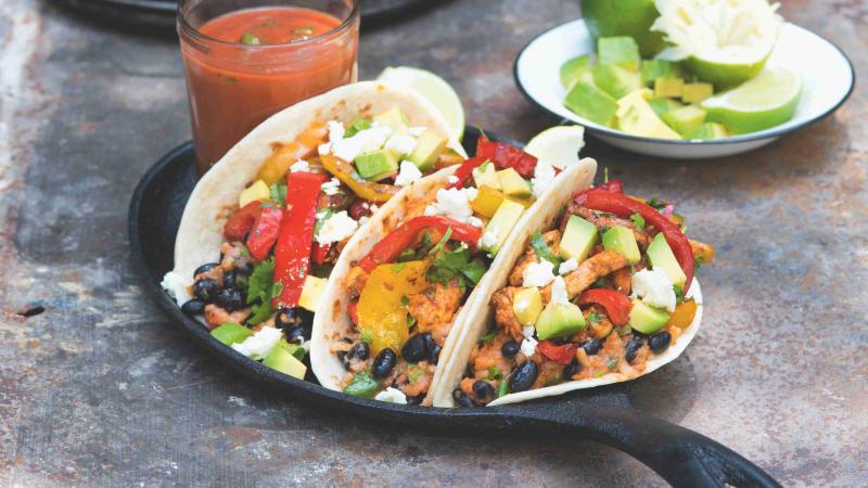 Fajita s paprikami a kuřecím masem