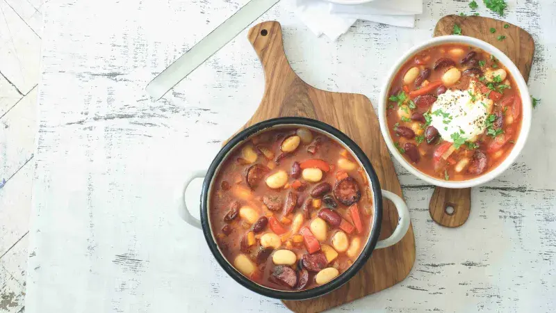 Fazolová polévka s klobásou