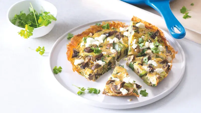 Frittata s jarní cibulkou a houbami