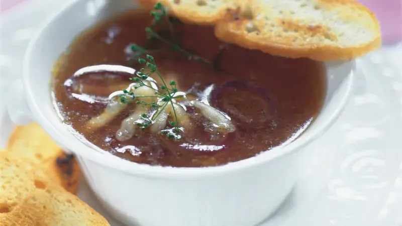 Gratinovaná cibulová polévka