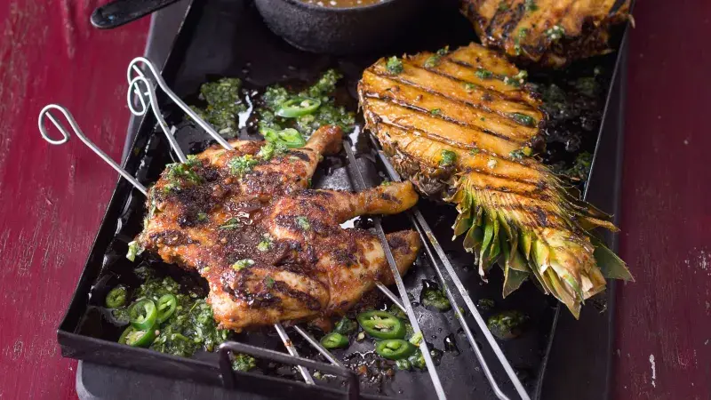 Grilované kuře s ananasem a karibskou salsou