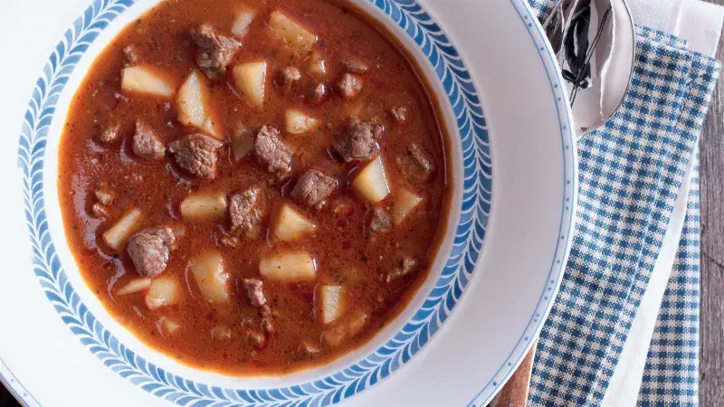 Vydatná gulášová polévka