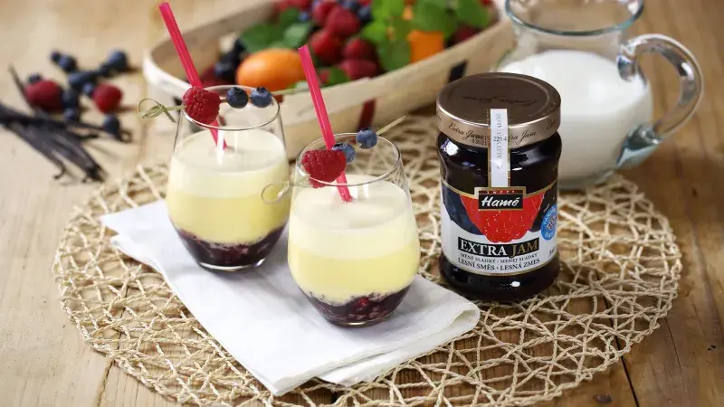 Mléčný koktejl z lesního ovoce