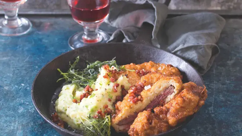 Hovězí křenový řízek s irskou kapustovo-bramborovou kaší