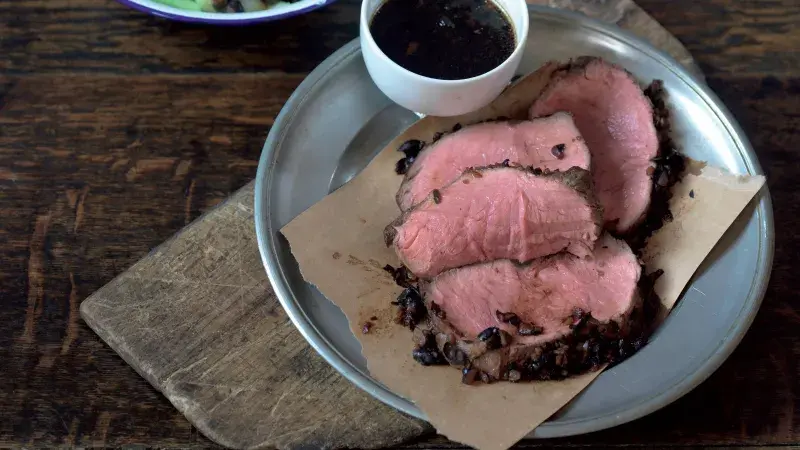 Hovězí na černých fazolích