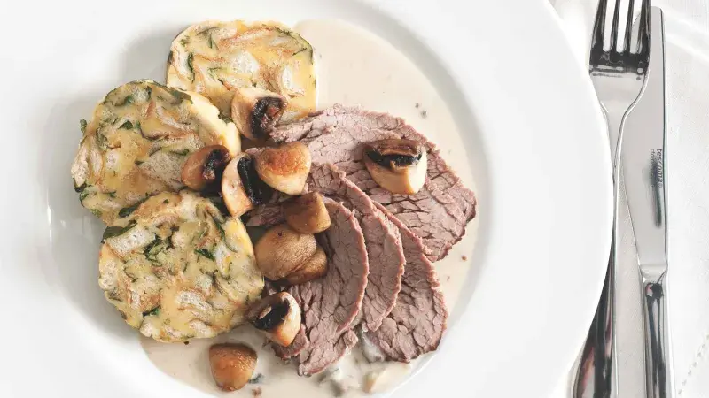 Hovězí pupek se žampionovou omáčkou