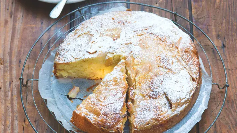 Hrnkový hruškový koláč