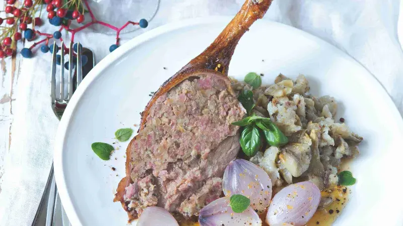 Husí galantina s kaštanovou nádivkou