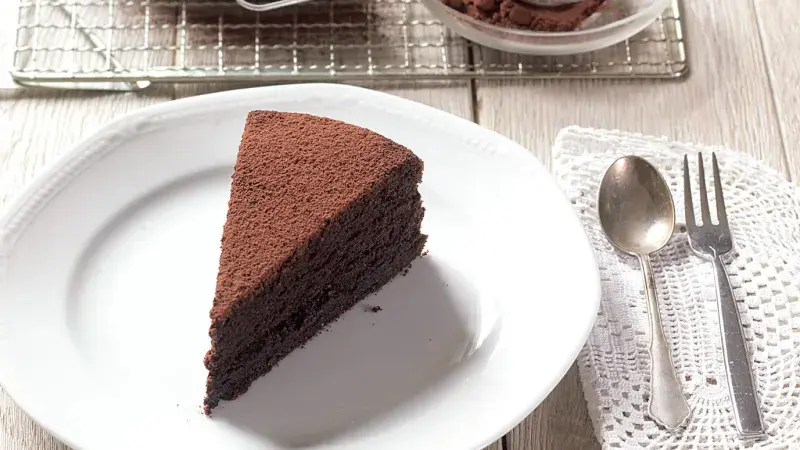 Hutný čokoládový dort