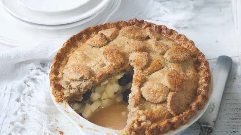 Jablečný páj se zázvorem a oříškovou pokličkou