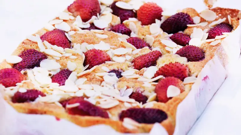 Jahodová bublanina s mandlemi