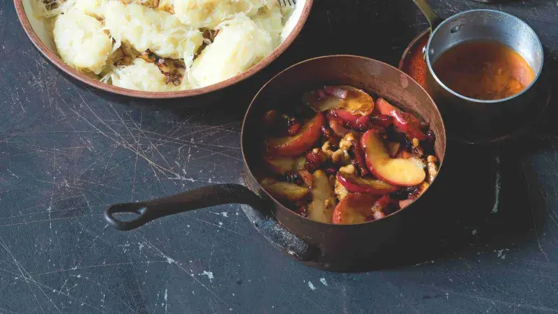  Karamelizovaná jablka se slaninou